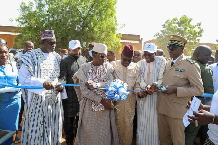 Konobougou : Le PM inaugure le centre d’accès universel conteneurisé !